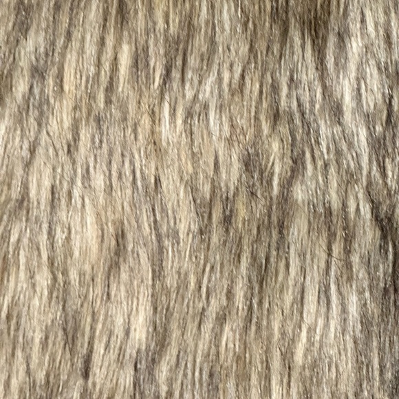 Fun Faux Fur Vest - Picture 6 of 6